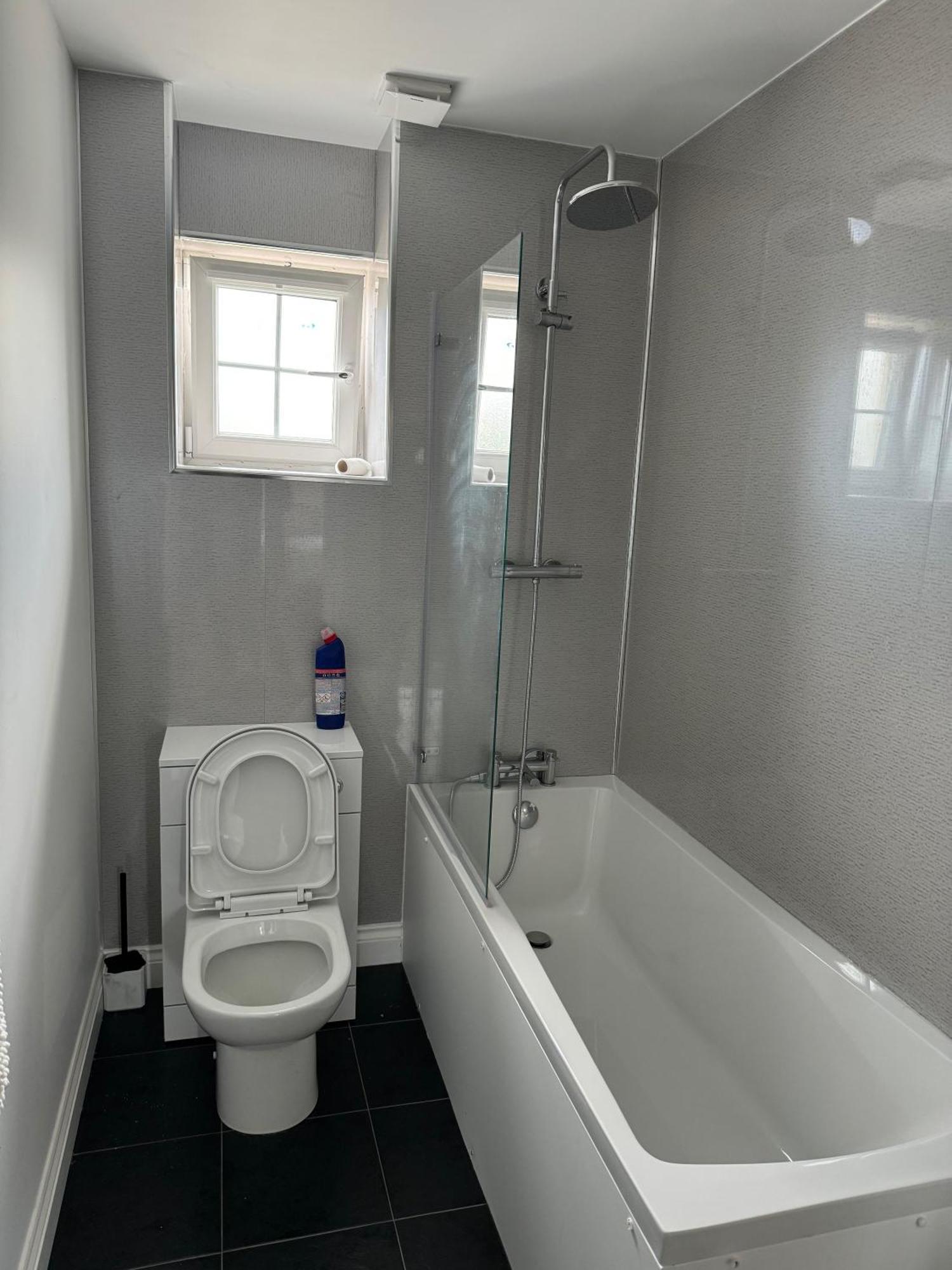 Modern 3 Bedroom Apartment In Markinch, Fife Экстерьер фото